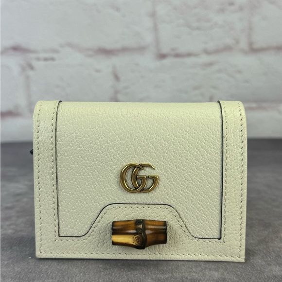 Gucci Diana Bamboo Compact Wallet - Picture 1 of 11